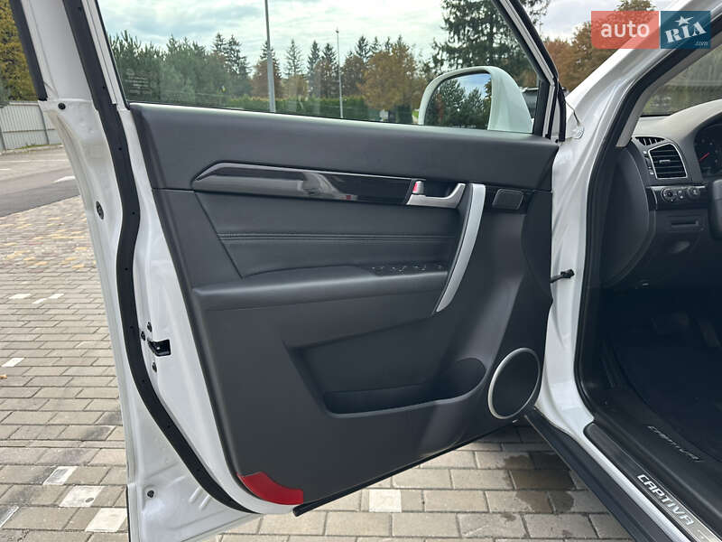Внедорожник / Кроссовер Chevrolet Captiva 2014 в Луцке