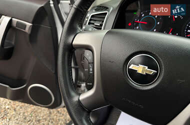 Позашляховик / Кросовер Chevrolet Captiva 2012 в 