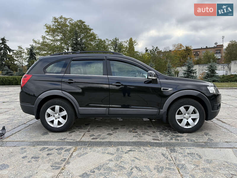 Позашляховик / Кросовер Chevrolet Captiva 2012 в Києві