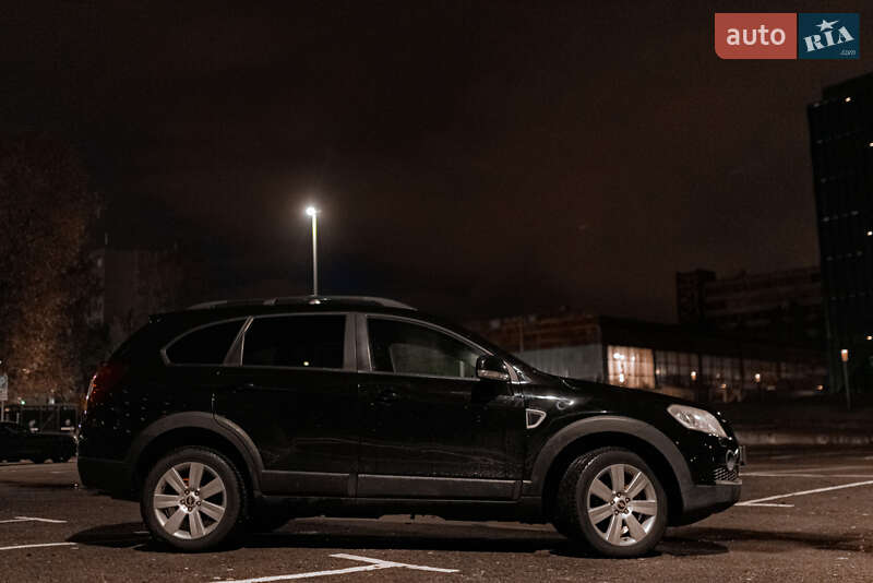 Позашляховик / Кросовер Chevrolet Captiva 2008 в Києві
