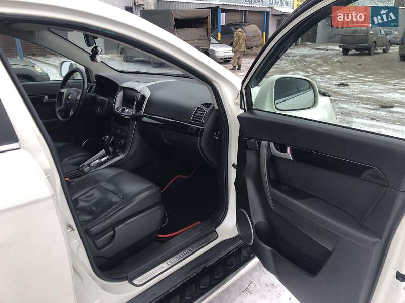 Внедорожник / Кроссовер Chevrolet Captiva 2011 в Чугуеве