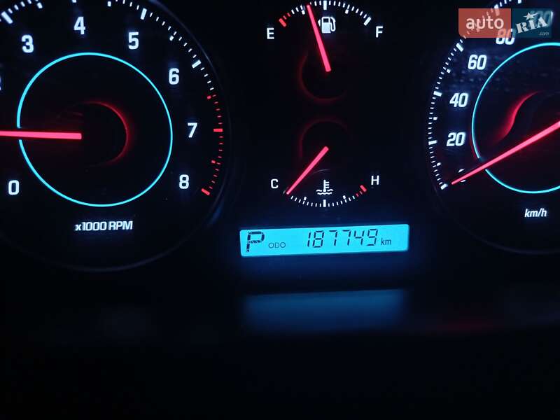 Внедорожник / Кроссовер Chevrolet Captiva 2011 в Чугуеве