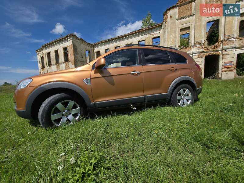 Позашляховик / Кросовер Chevrolet Captiva 2008 в Ізяславі