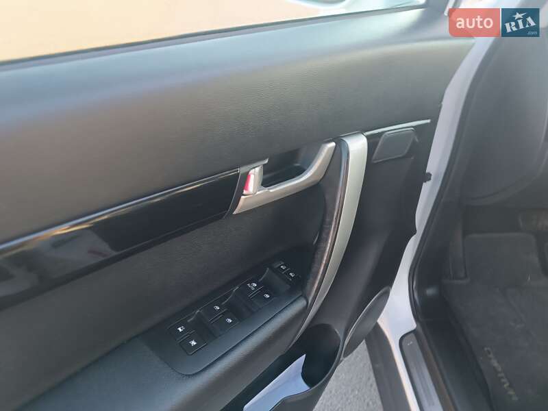 Внедорожник / Кроссовер Chevrolet Captiva 2012 в Луцке фото 9 Внедорожник / Кроссовер Chevrolet Captiva 2012 в Луцке