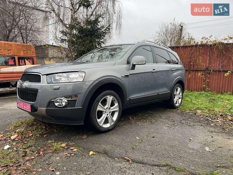 Внедорожник / Кроссовер Chevrolet Captiva 2012 в Луцке