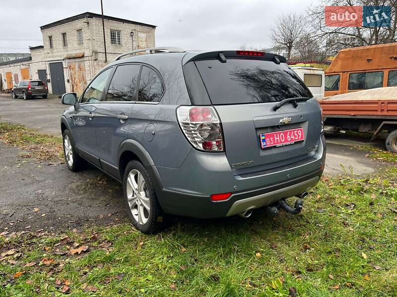 Внедорожник / Кроссовер Chevrolet Captiva 2012 в Луцке