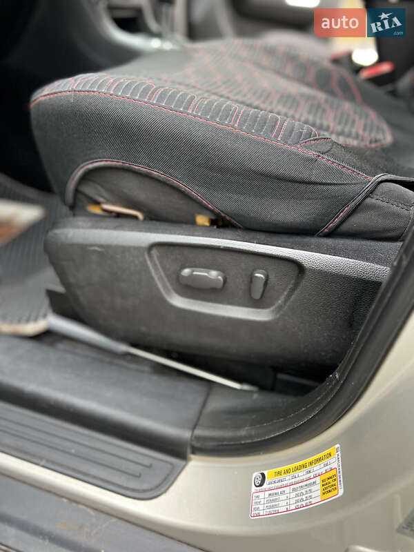 Внедорожник / Кроссовер Chevrolet Captiva 2014 в Киеве