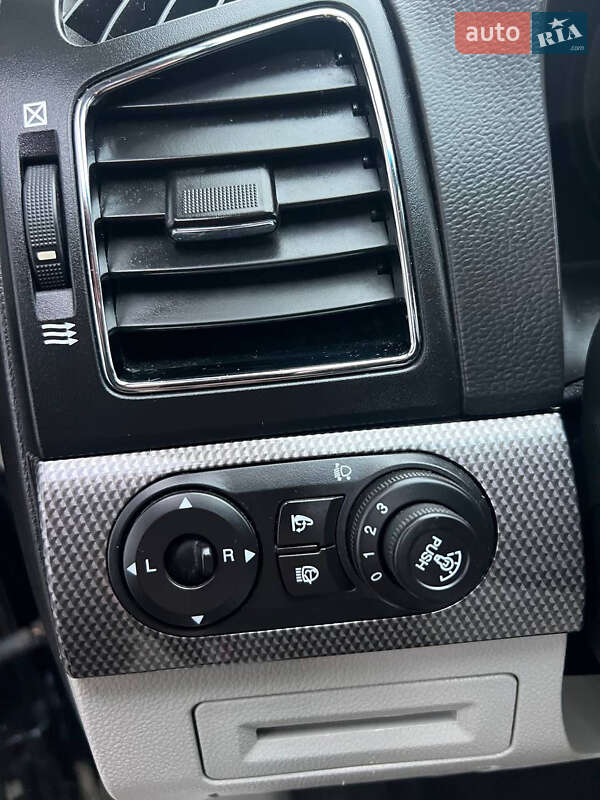 Внедорожник / Кроссовер Chevrolet Captiva 2011 в Киеве