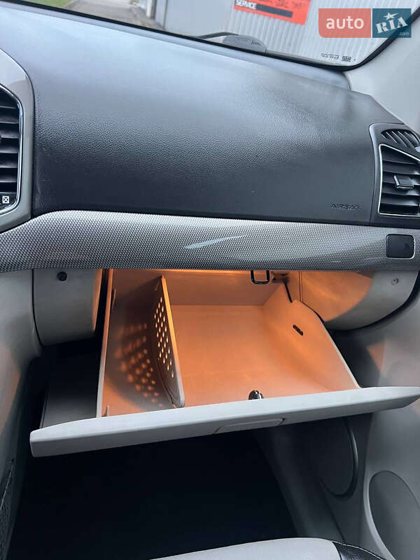 Внедорожник / Кроссовер Chevrolet Captiva 2011 в Киеве