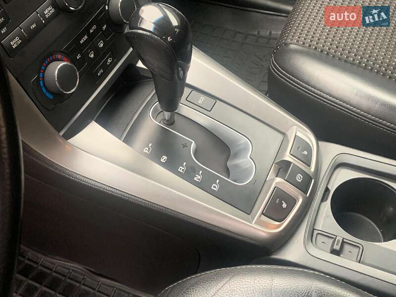 Позашляховик / Кросовер Chevrolet Captiva 2011 в Києві