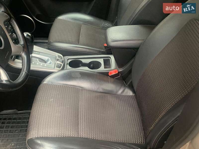 Позашляховик / Кросовер Chevrolet Captiva 2011 в Києві