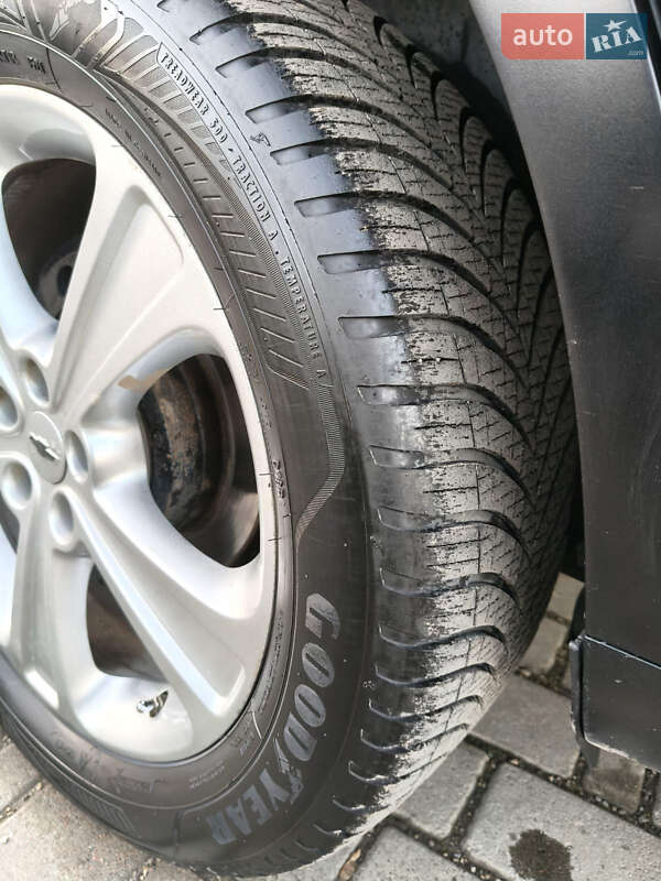 Внедорожник / Кроссовер Chevrolet Captiva 2011 в Ивано-Франковске