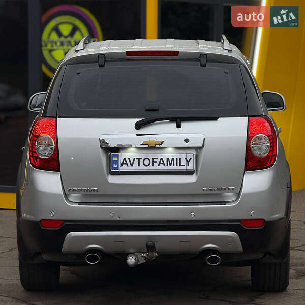 Позашляховик / Кросовер Chevrolet Captiva 2011 в Києві