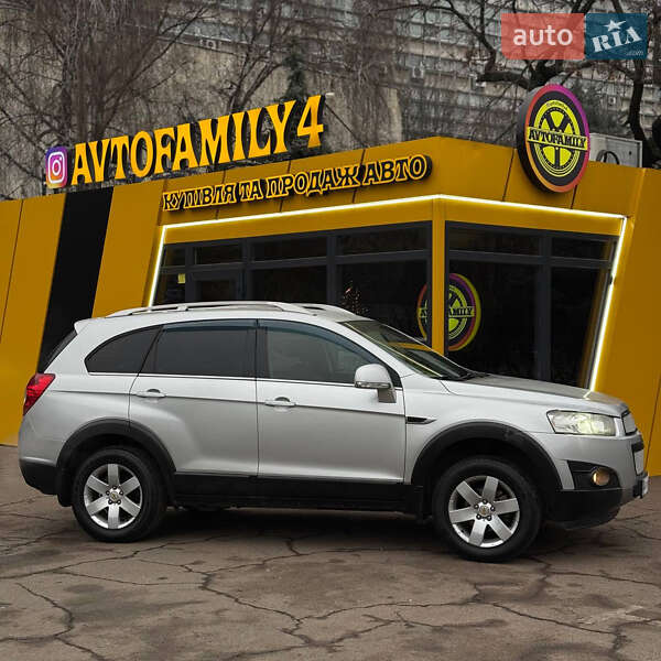 Позашляховик / Кросовер Chevrolet Captiva 2011 в Києві
