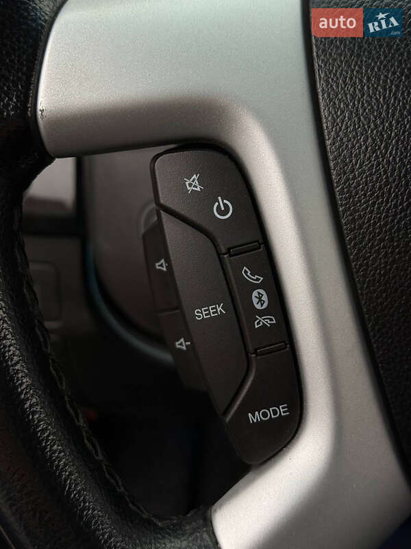 Позашляховик / Кросовер Chevrolet Captiva 2011 в Києві