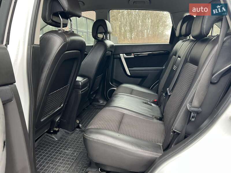 Позашляховик / Кросовер Chevrolet Captiva 2011 в Чернівцях