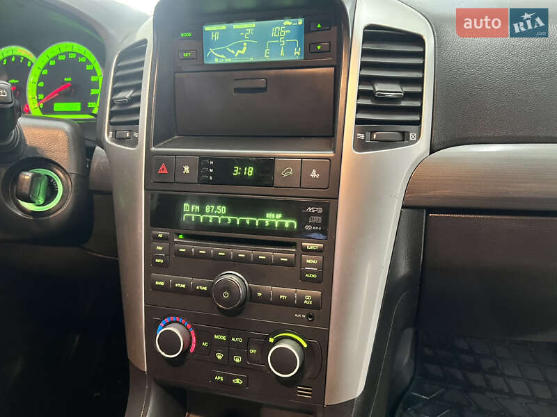 Позашляховик / Кросовер Chevrolet Captiva 2008 в Києві