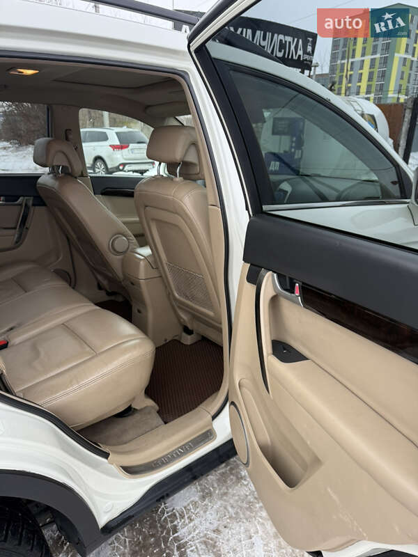 Внедорожник / Кроссовер Chevrolet Captiva 2010 в Тернополе