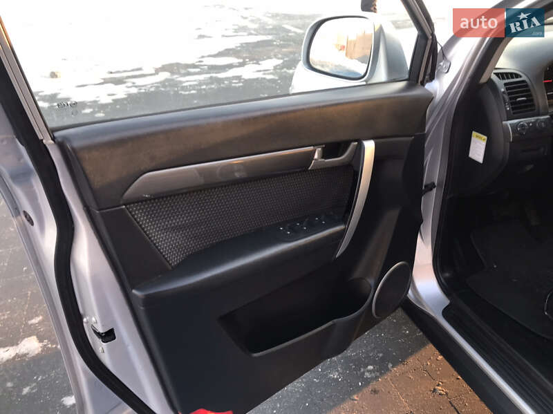 Внедорожник / Кроссовер Chevrolet Captiva 2010 в Луцке