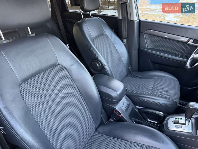 Внедорожник / Кроссовер Chevrolet Captiva 2010 в Здолбунове