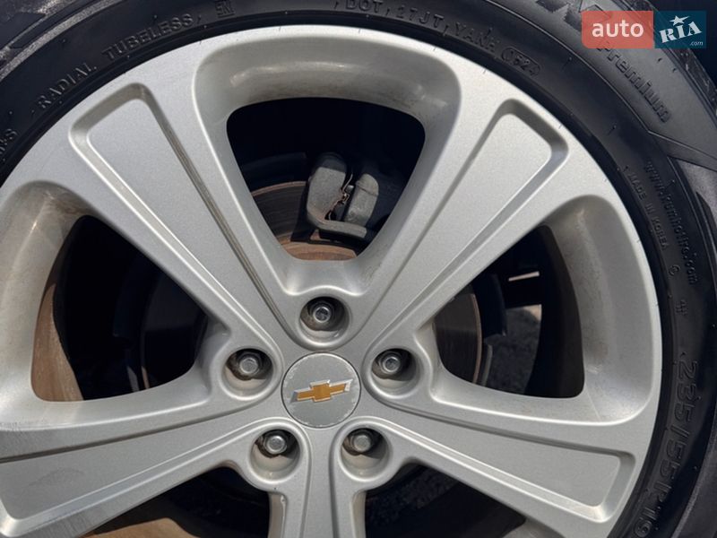 Позашляховик / Кросовер Chevrolet Captiva 2015 в Луцьку