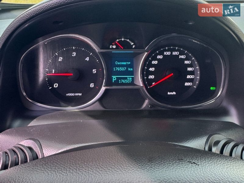 Позашляховик / Кросовер Chevrolet Captiva 2015 в Луцьку