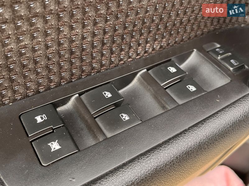 Внедорожник / Кроссовер Chevrolet Captiva 2011 в Стрые