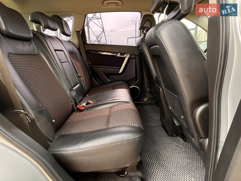 Внедорожник / Кроссовер Chevrolet Captiva 2011 в Стрые