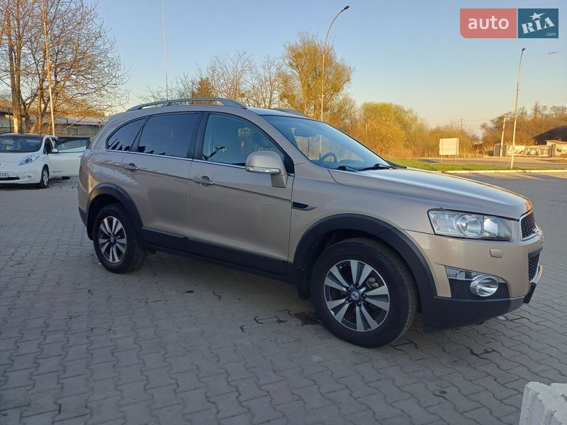 Позашляховик / Кросовер Chevrolet Captiva 2012 в Чернівцях