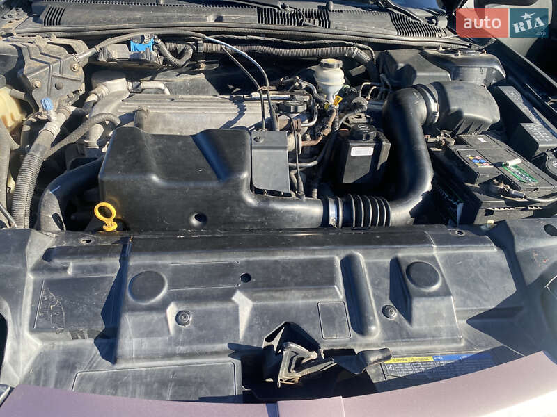 Седан Chevrolet Cavalier 2003 в Кременчуці