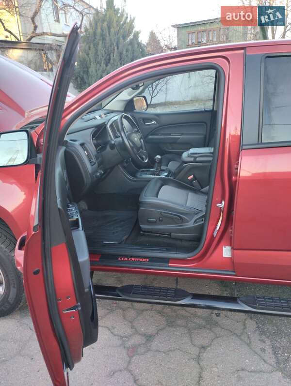Пикап Chevrolet Colorado 2015 в Чернигове