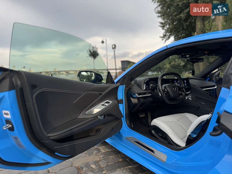Кабриолет Chevrolet Corvette 2022 в Киеве