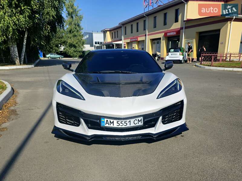 Кабриолет Chevrolet Corvette 2022 в Киеве