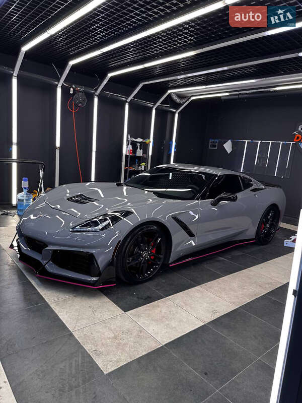 Кабриолет Chevrolet Corvette 2016 в Киеве