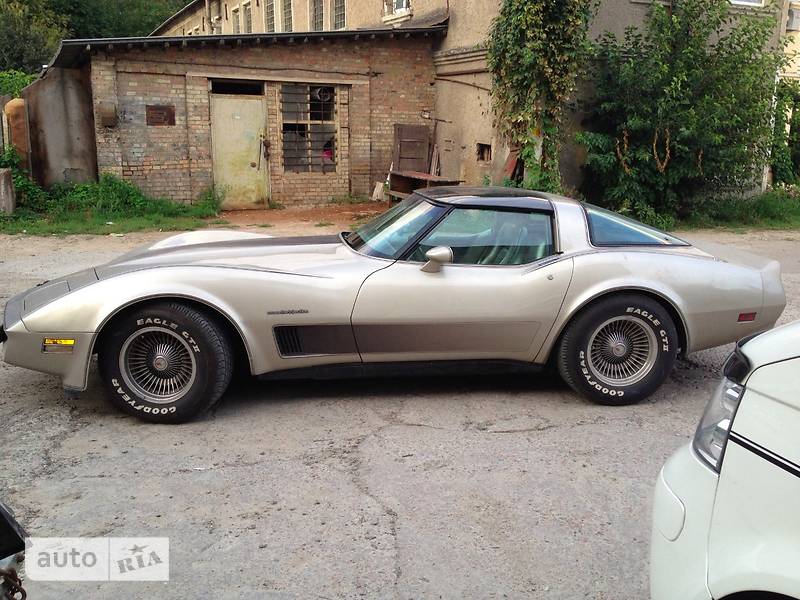 Купе Chevrolet Corvette 1982 в 