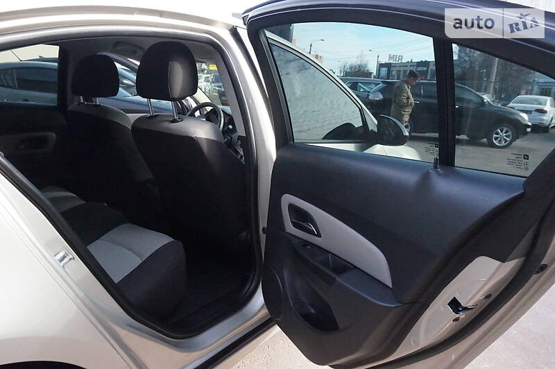 Седан Chevrolet Cruze 2013 в Одесі