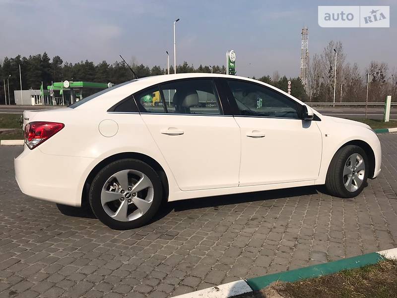 Седан Chevrolet Cruze 2010 в Бродах