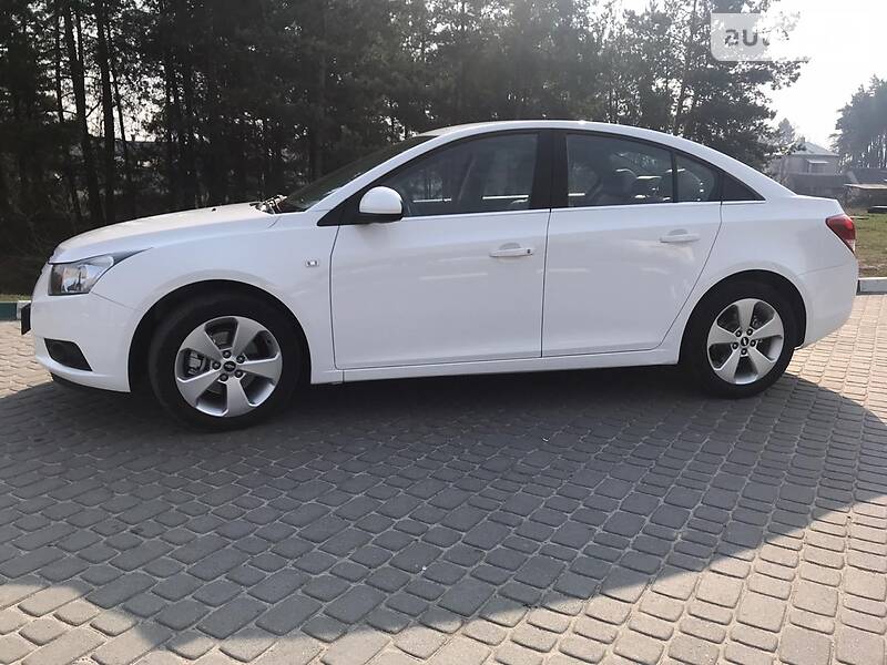 Седан Chevrolet Cruze 2010 в Бродах