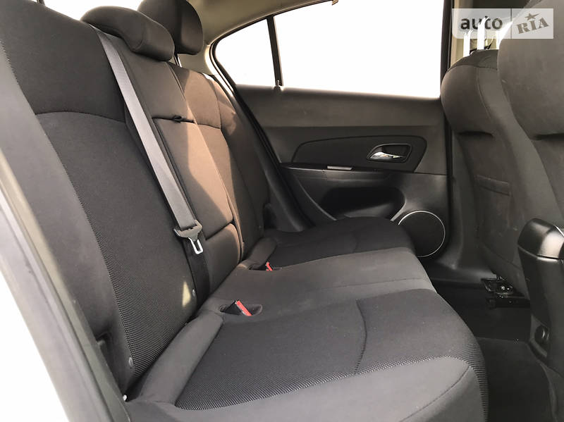 Седан Chevrolet Cruze 2011 в Кам'янському