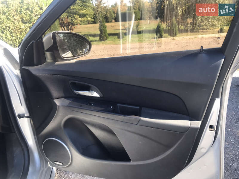 Седан Chevrolet Cruze 2015 в Киеве