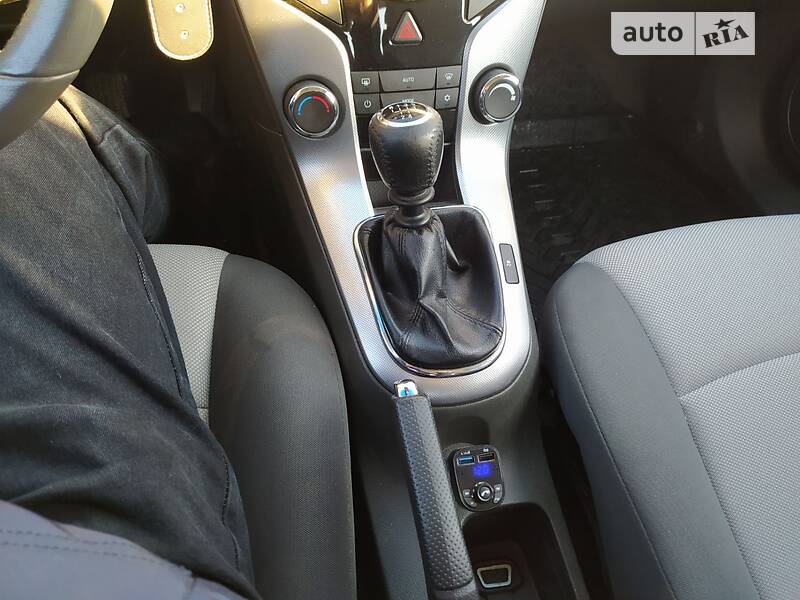 Седан Chevrolet Cruze 2010 в Тернополі