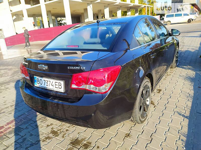 Седан Chevrolet Cruze 2010 в Тернополі