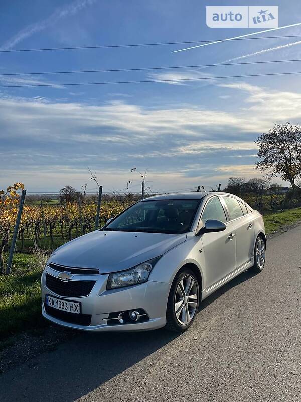 Седан Chevrolet Cruze 2014 в Киеве