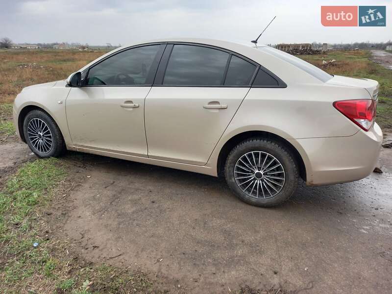 Седан Chevrolet Cruze 2011 в Кілії