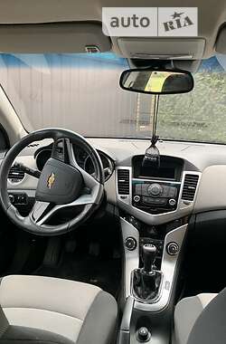 Седан Chevrolet Cruze 2010 в Умани