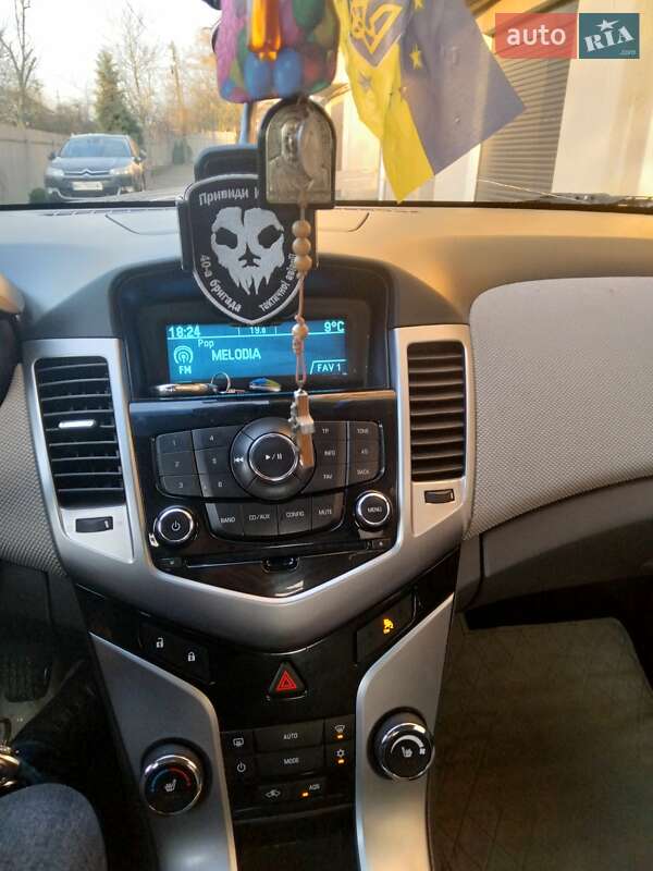 Седан Chevrolet Cruze 2010 в Львові