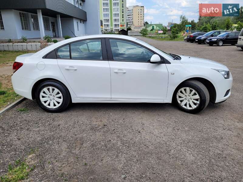 Седан Chevrolet Cruze 2009 в Полтаві