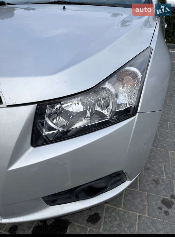 Седан Chevrolet Cruze 2012 в Калуші