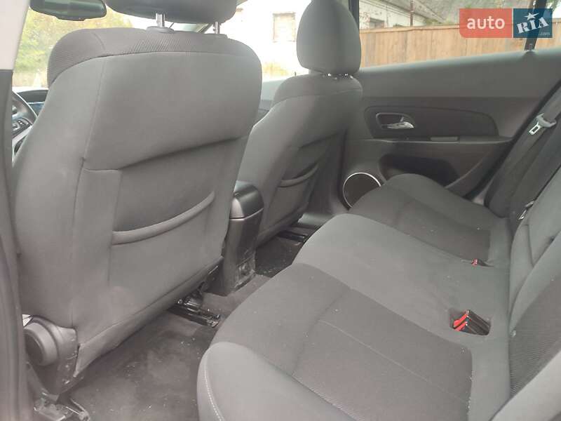 Седан Chevrolet Cruze 2011 в Малині