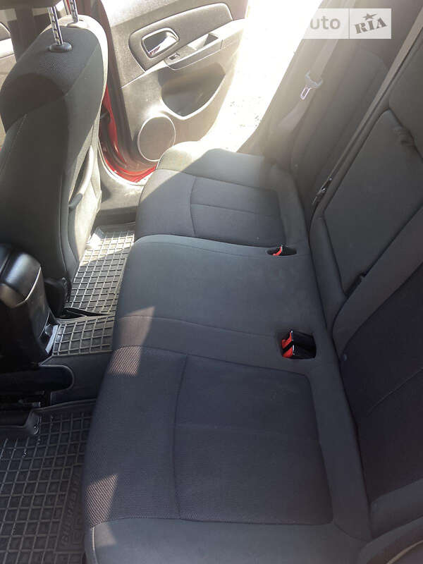 Седан Chevrolet Cruze 2011 в Кривому Розі